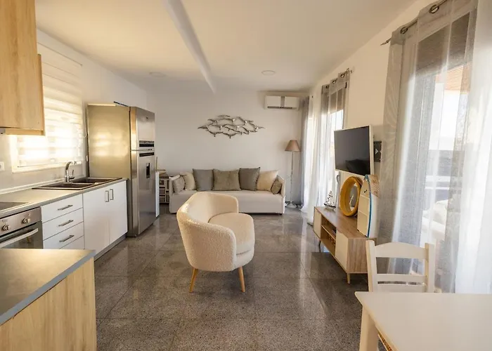 Charisma Front Apartment *